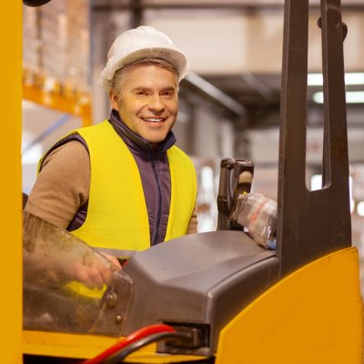 Raktári targoncás rakodó + Hűtőházi targoncás